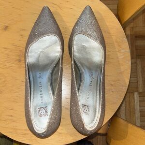 Anne Klein iflex sparkly pointy toe pumps size 8